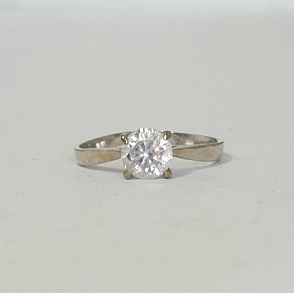 Vintage CZ Solitaire Round Prong Sterling Silver Thin Band Engagement Ring 7